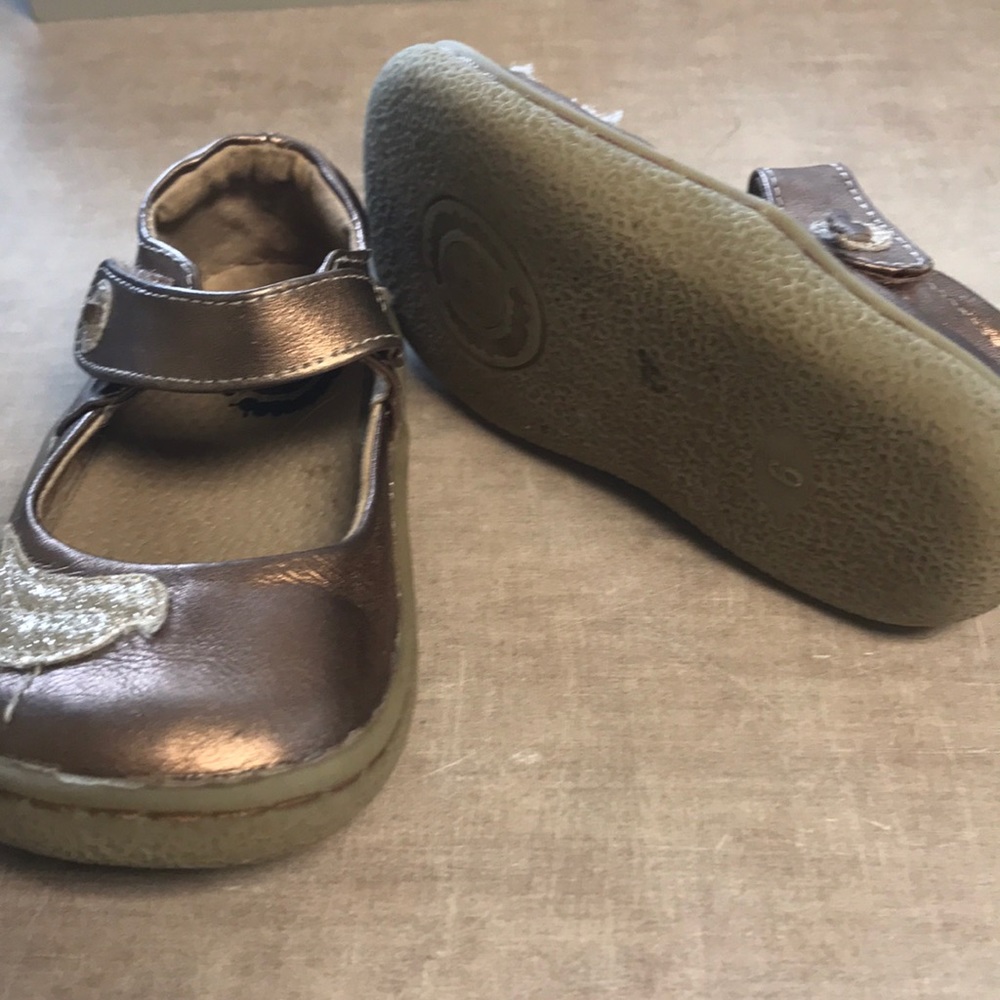 Livie & Luca Toddler Size 6 Metallic Shimmer Shoes